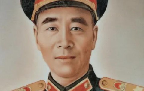 星空体育官方入口-91年，林立果未婚妻张宁，看望林豆豆夫妇，合影中张宁漂亮又时髦