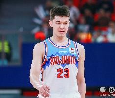 助队顶住！阿不都沙拉木半场5中2&amp;6罚5中拿到9分5篮板