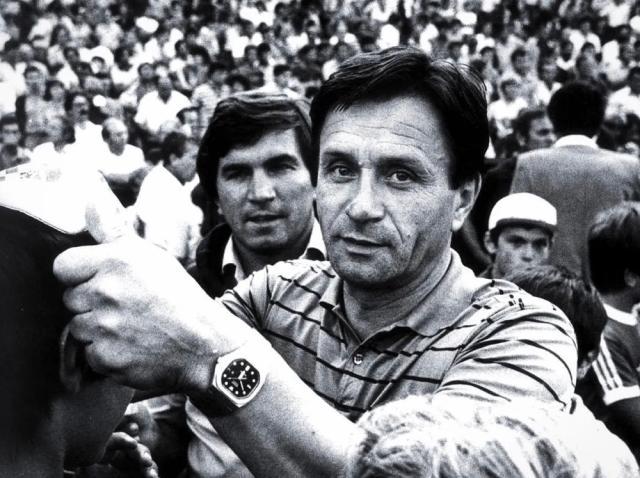 1675905587829039489.jpg 1675905565552.jpg